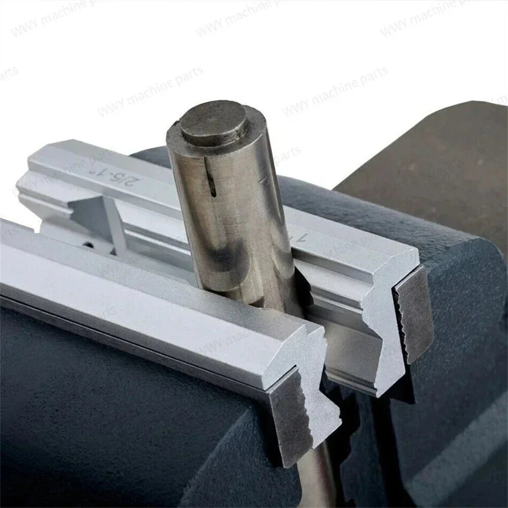 Magnetic Vise Jaw Clamps - 2PCS Bench Vice Pads for Secure Gripping & Mechanical Pipe Protection