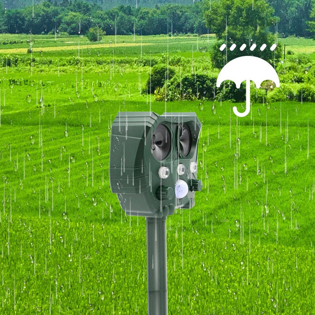 Solar-Powered USB Animal Repeller Outdoor Pest Deterrent Device