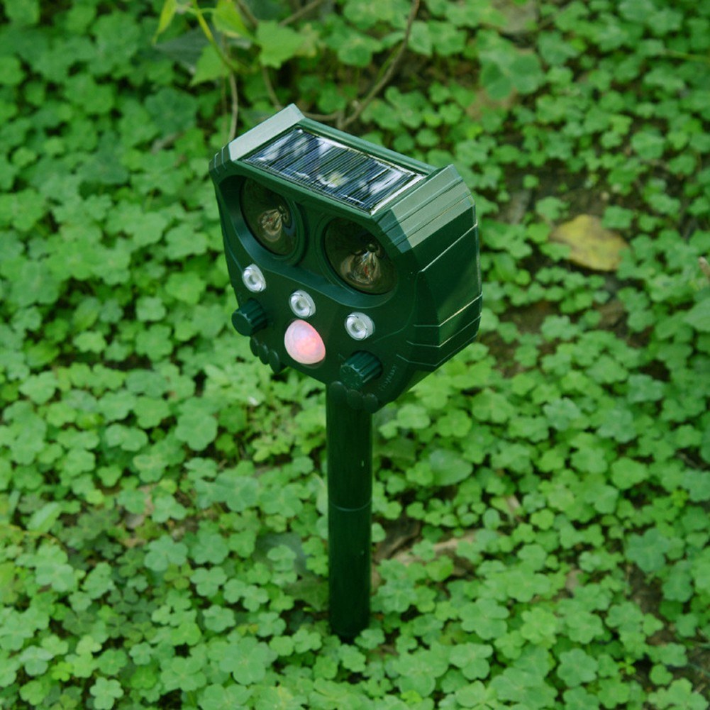 Solar-Powered USB Animal Repeller Outdoor Pest Deterrent Device