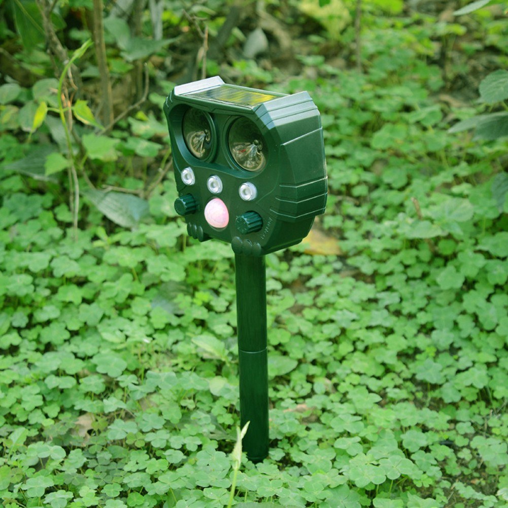 Solar-Powered USB Animal Repeller Outdoor Pest Deterrent Device