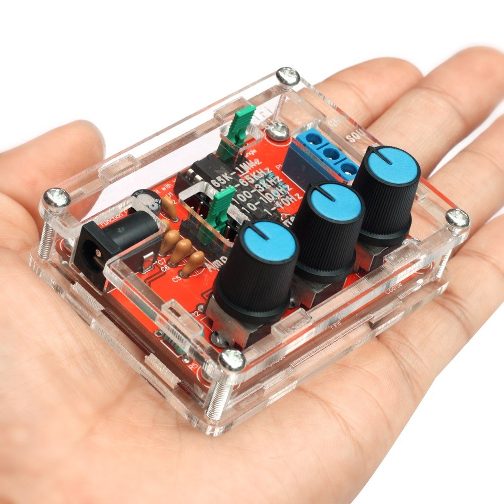High Precision XR2206 Function Signal Generator - Adjustable Sine/Triangle/Square Output (1Hz-1MHz)