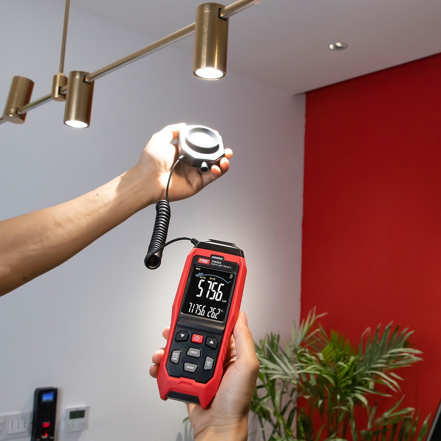 TASI TA632A Handheld Digital Lux Meter, LCD Light Meter 0-200000 Lux Illuminometer Photometer