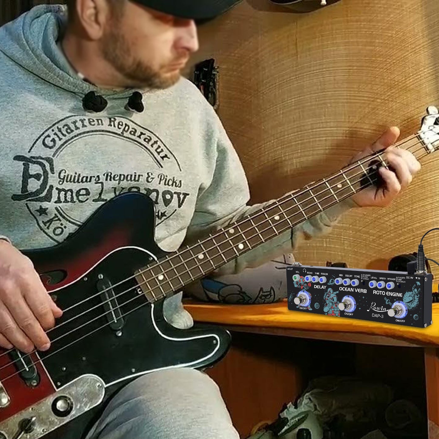 ROWIN DAP-3 Portable Guitar Multi-Effects Pedal: 3-in-1 Delay, Ocean Verb, Roto Engine with True Bypass