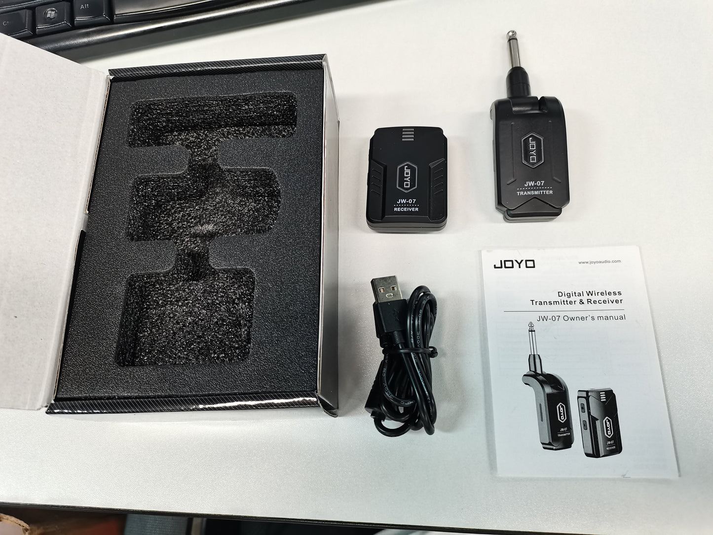 JOYO JW-07 2.4G Wireless In-Ear Monitor System - Premium Sound, Ultra-Low Latency, Extended Range