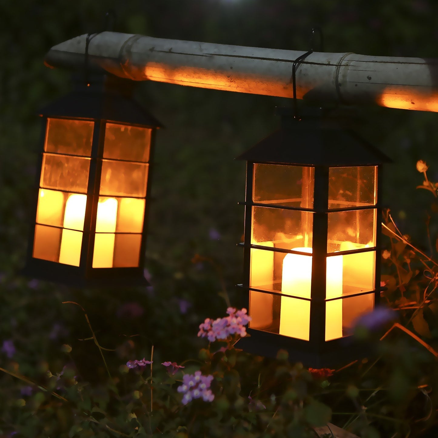 Tomshine Solar Vintage Flickering Flame Lantern: Outdoor LED Hanging Light for Garden, Patio & Courtyard