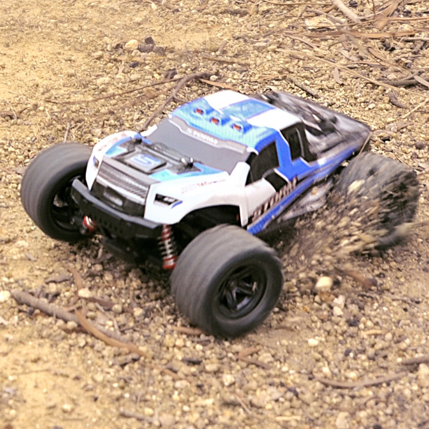 1/18 HS18302 4WD Off-Road RC Truck - 30KM/H Racing & Climbing Vehicle