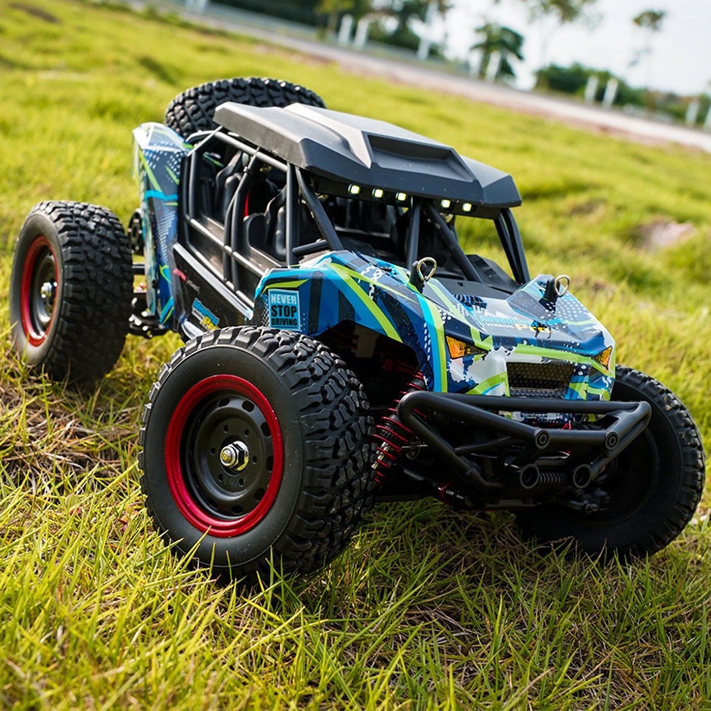 1/16 Brushless 4WD RC Truck: High Speed 70km/h Off-Road Vehicle - 2.4GHz Remote Control